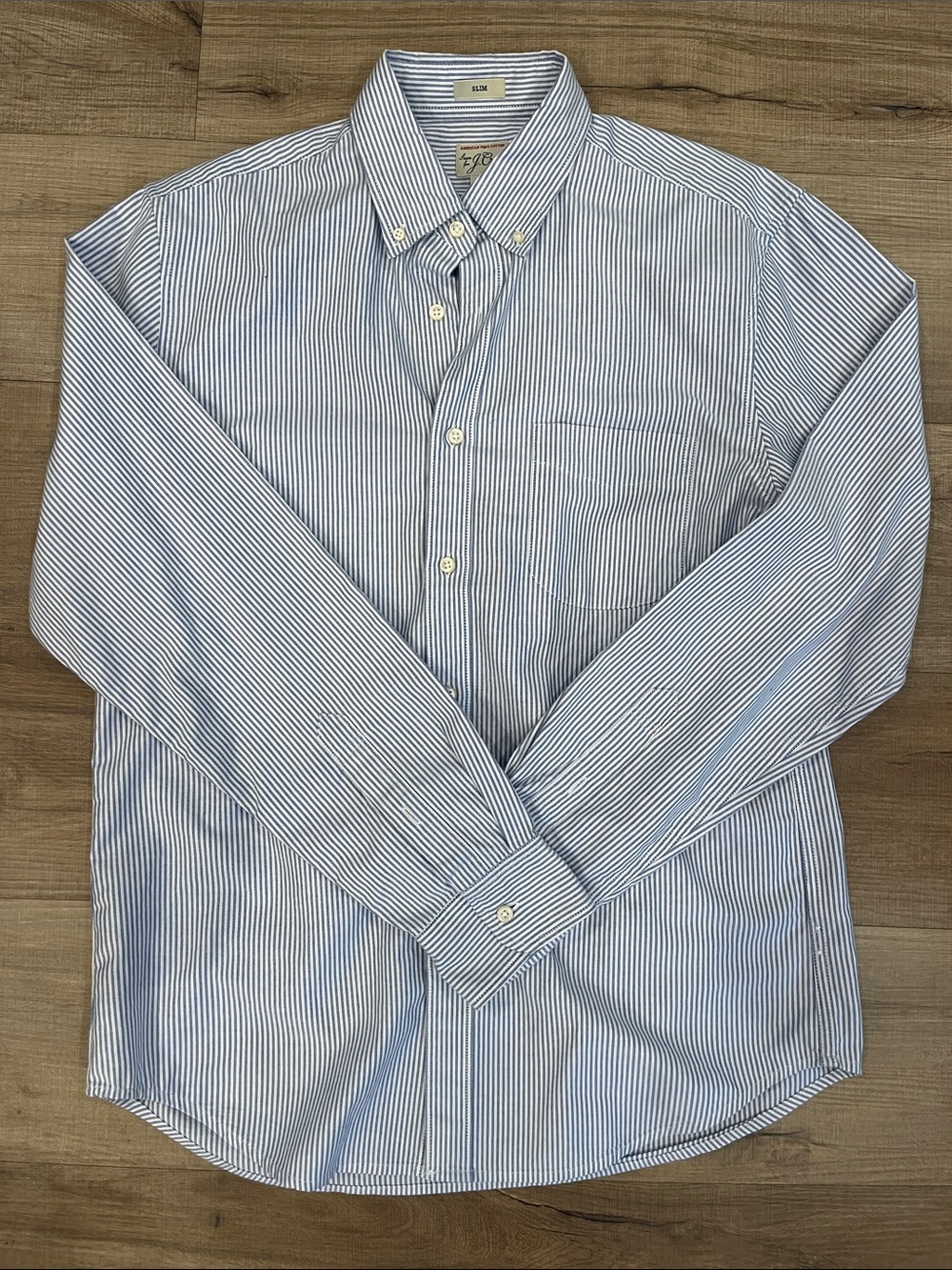J. Crew Men’s Slim Fit Button Down Size Medium